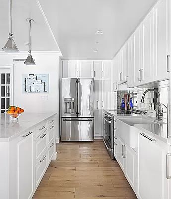 4th image of 140 E 81st St #1E