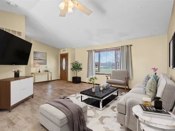 815 W Miller St, Marengo, IA 52301