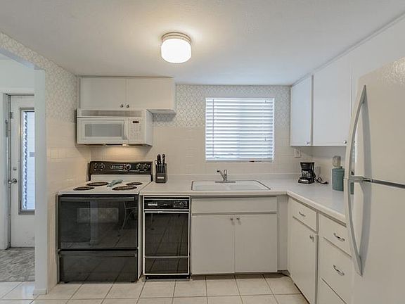 5th image of 2204 Canal Dr #D1