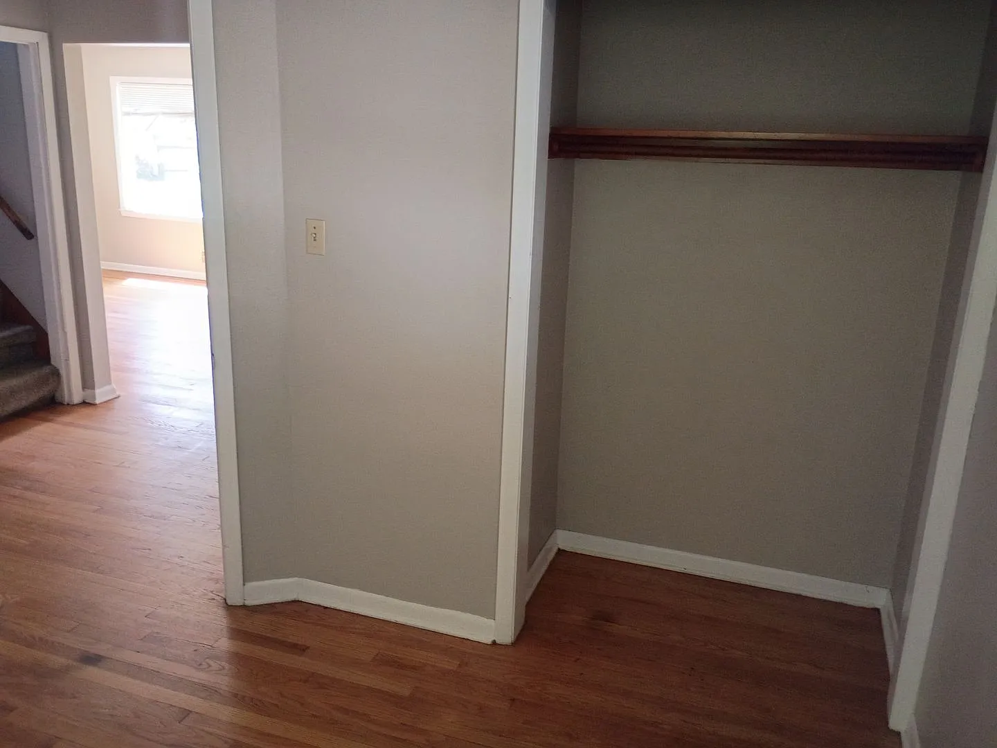 Very Nice 3 Bedroom single 1 car garage 1/2 off First months rent! — Photo 2