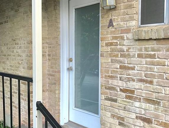 3rd image of 7720 Royal Ln #116