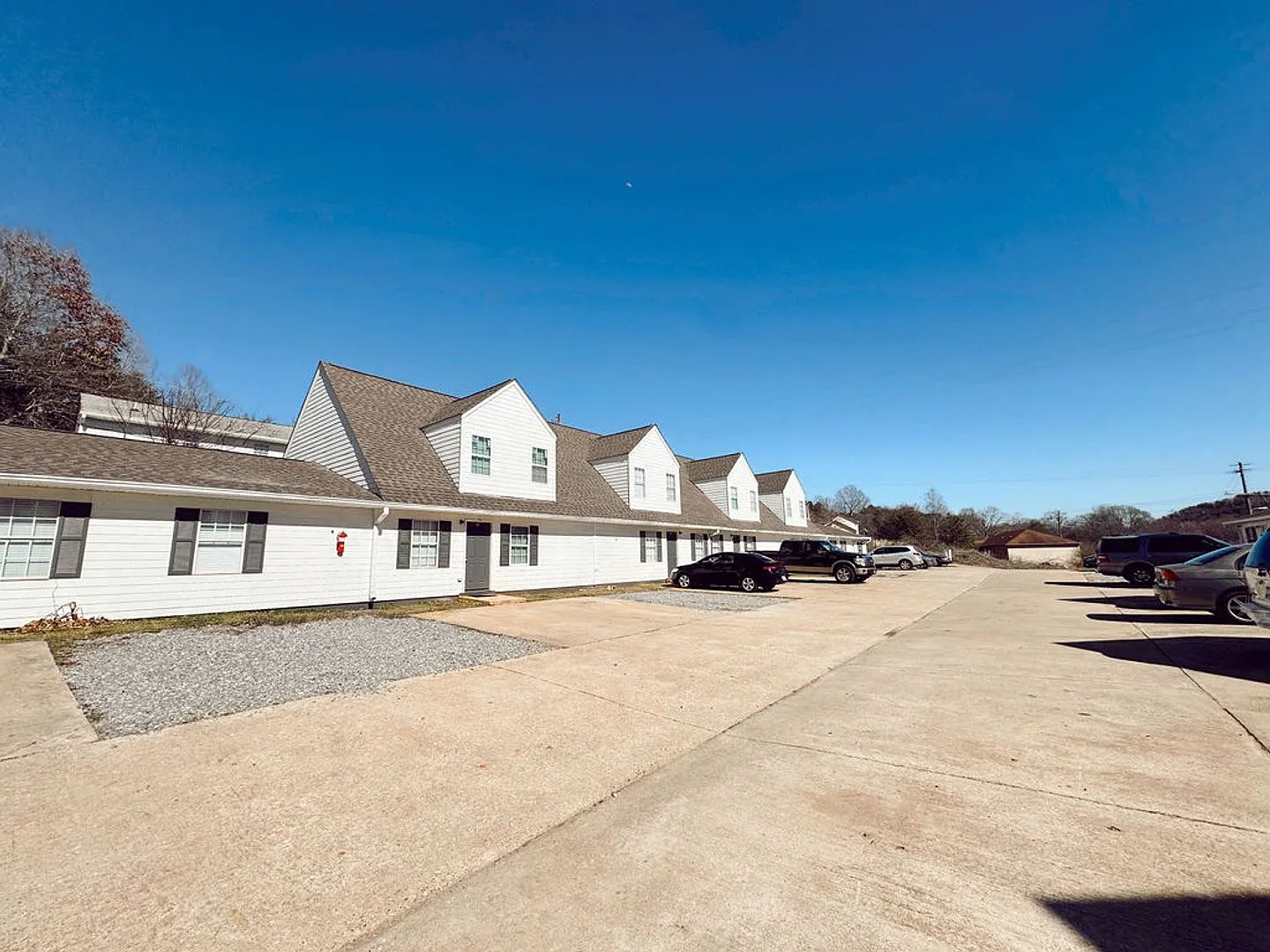 Valley View Apartments — Photo 4