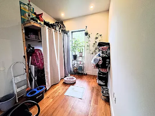 Rented by Friedman Mayer, LREB | media 22