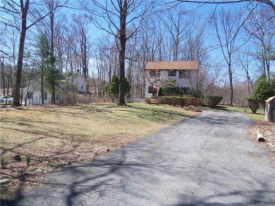 2nd image of 15 Dolaway Ln