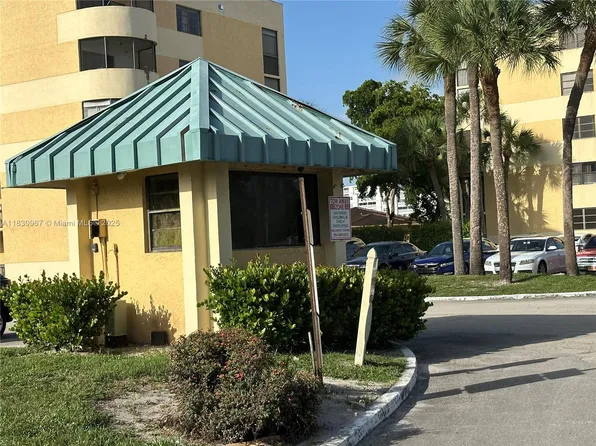 6575 W Oakland Park Blvd, Fort Lauderdale, FL