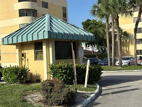 6575 W Oakland Park Blvd #214 Photo 1