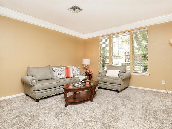 5th image of 8123 Meadow Pond Dr