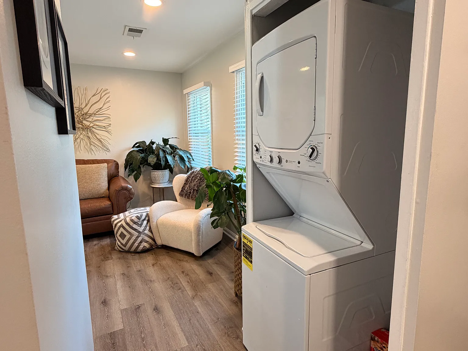 3 bed, 1122 sqft, $2,650 — Photo 3