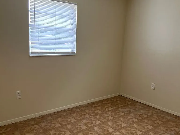 2821 Pershing Ave — Photo 15