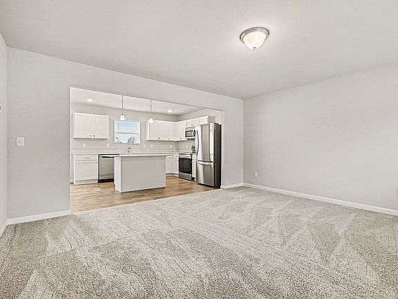 4th image of 1630 Roosevelt Ct