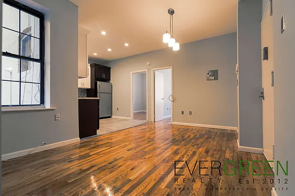 Rented by Evergreen Apartments BK | media 27