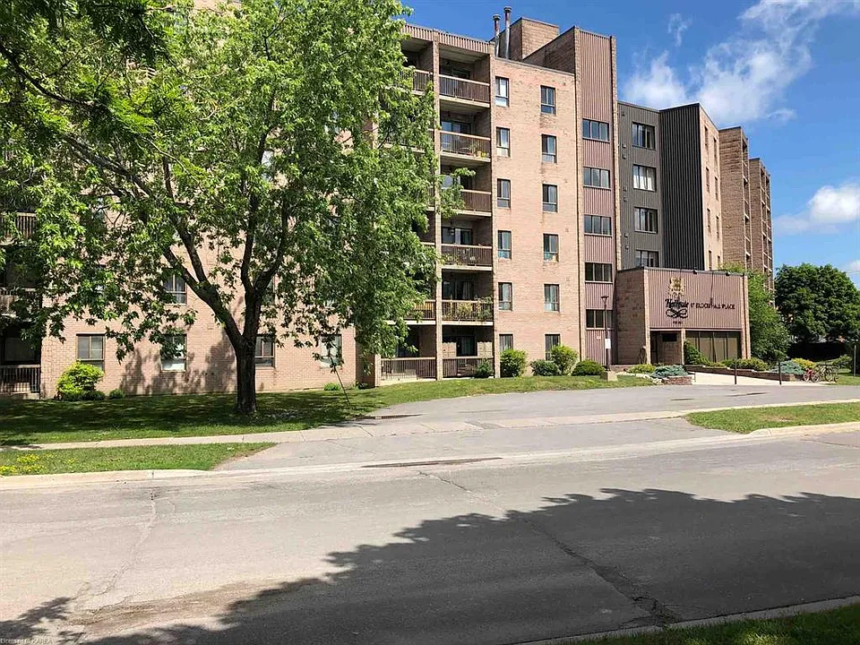 17 Eldon Hall Pl #301