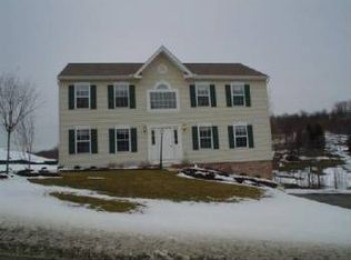 100 Maclaine Dr, Carnegie, PA 15106
