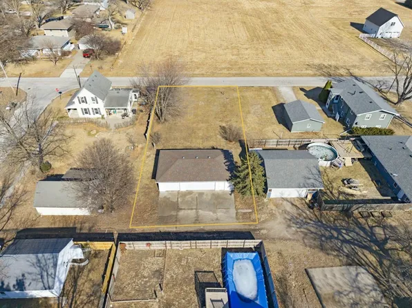 E 8th St, Prairie City, IA 50228