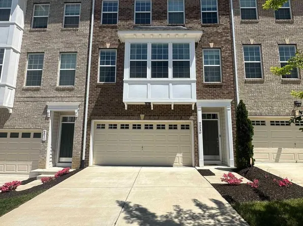 9009 Village Springs Dr, Upper Marlboro, MD 20772