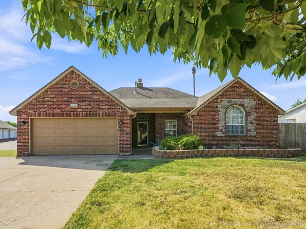 8140 E Silverado Rd, Claremore, OK 74019