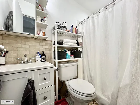 Rented by Native Real Estate LLC | media 6