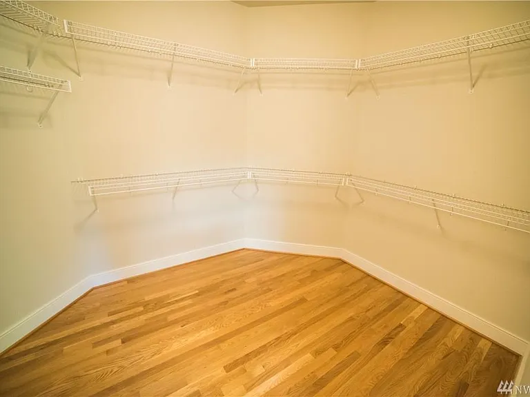 Master walkin closet