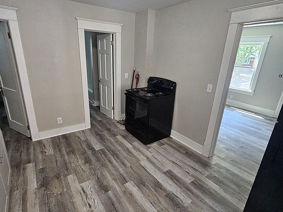 3rd image of 1910 Welch Ave #1