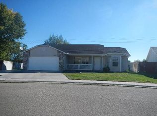 110 W Crestwood Dr, Nampa, ID 83686