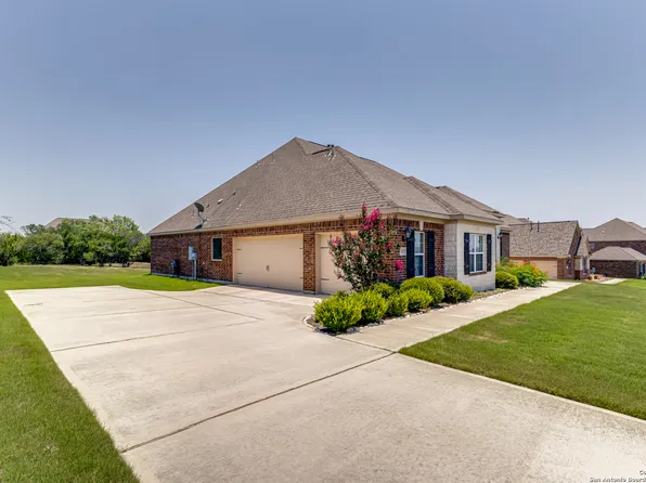 221 SITTRE DR, Castroville, TX 78009