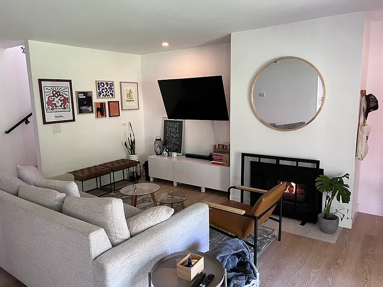 19105 Shoreline Ln #8 — Photo 1
