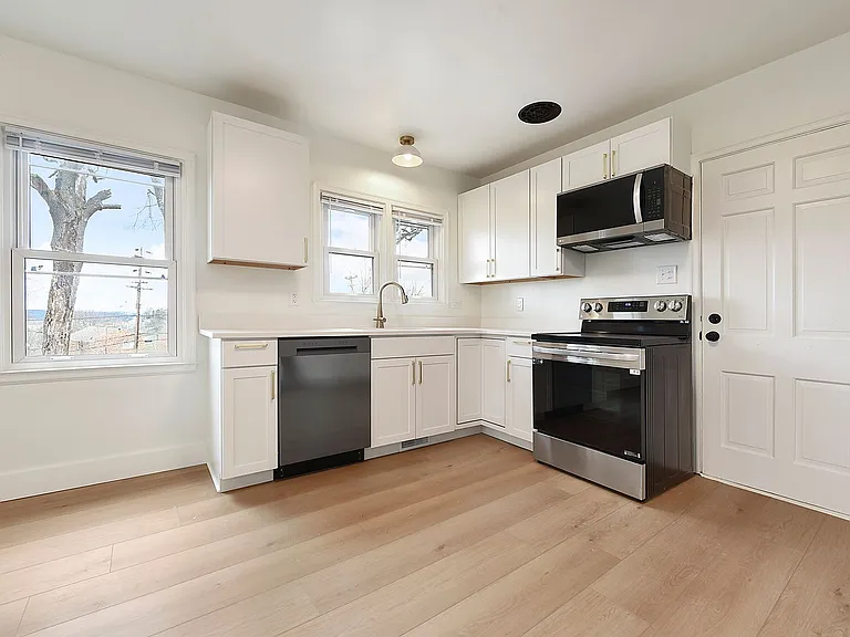 104 King Ave — Photo 11