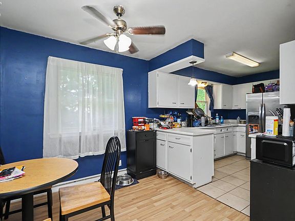 5th image of 598 Rosedale Ave