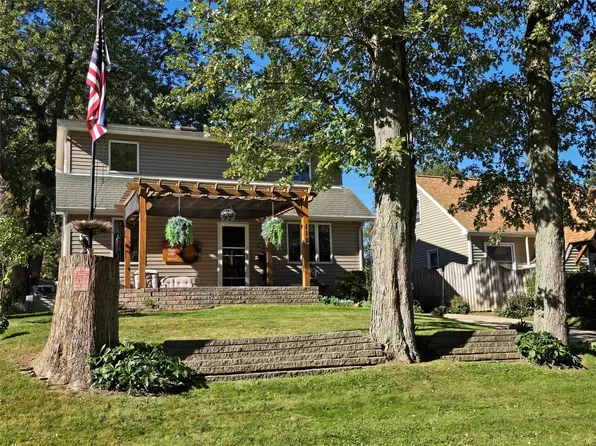 118 Parkway Dr, Erie, PA 16511