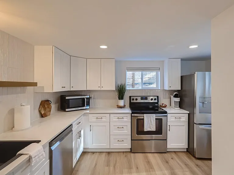 4672 Everett Ct #B — Photo 13