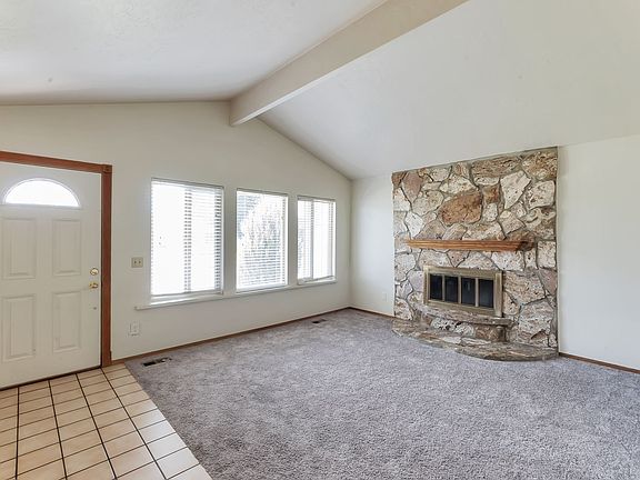 4th image of 2152 W Carriage Ave