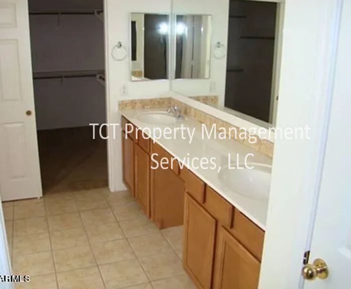 2602 S 112th Dr — Photo 13