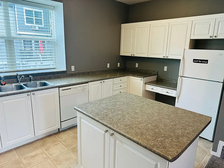 1712 SE Halyard Ln — Photo 8