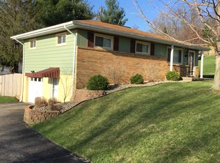 302 Sandy Kay Dr, Wheeling, WV