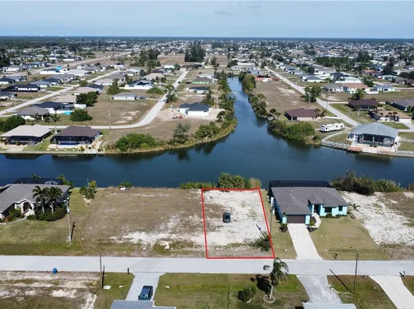 2241 NW 9th Ter, Cape Coral, FL 33993
