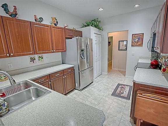 3rd image of 33149 Grand Cypress Way