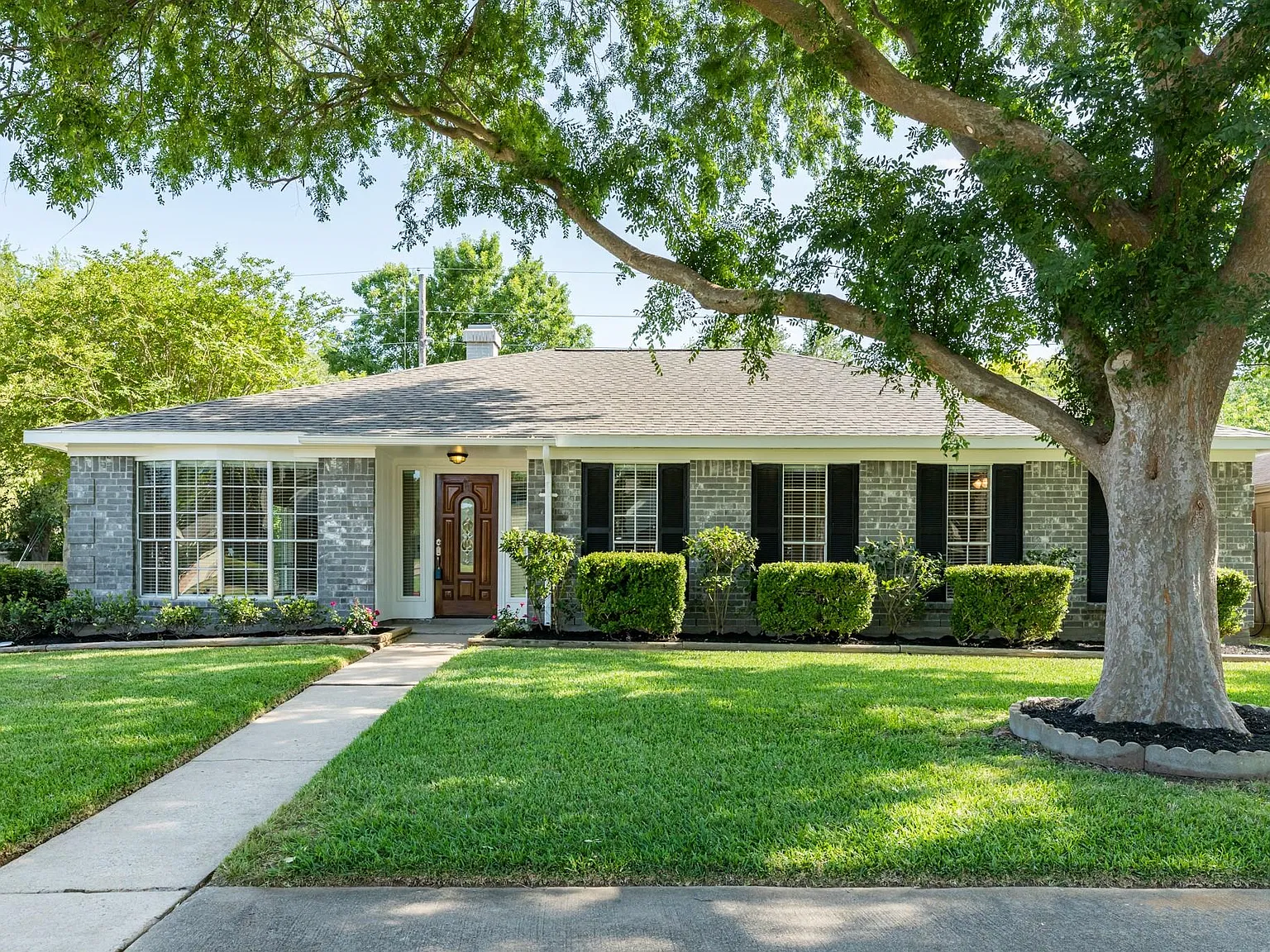 3 bed, 1865 sqft, $2,250 — Photo 1