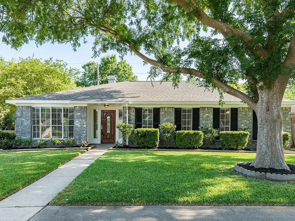3042 Pecan Point Dr