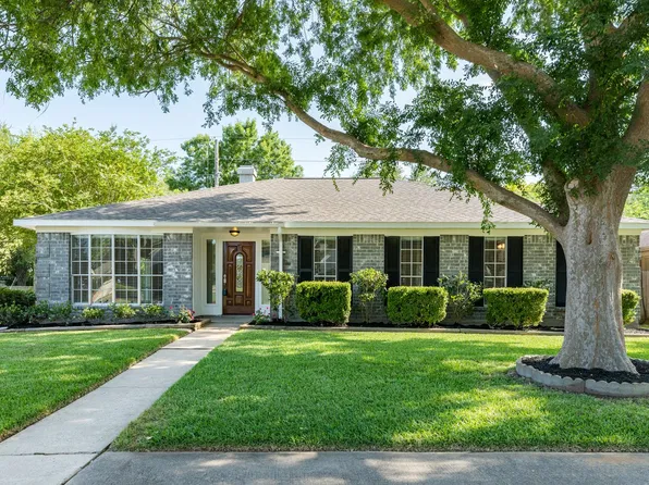3042 Pecan Point Dr, Sugar Land, TX 77478