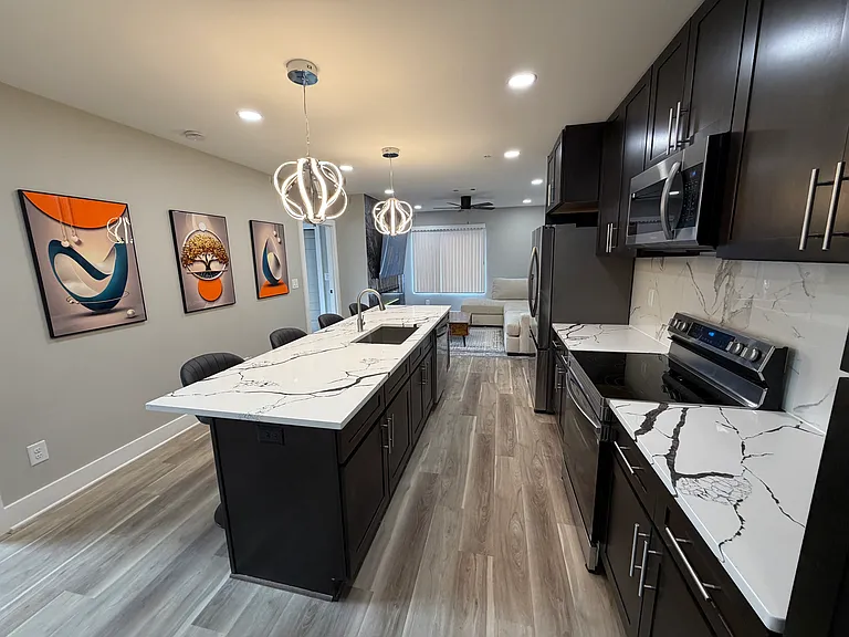 The Tucker Luxury Apartments — Photo 57