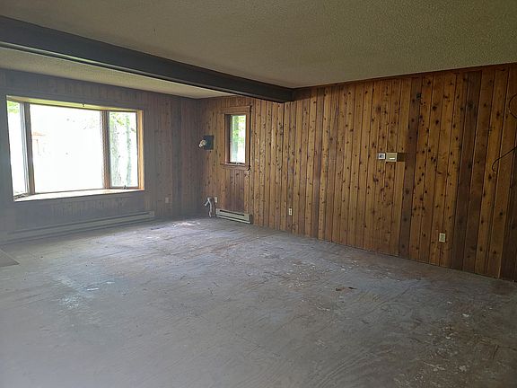 5th image of 15 Brentwood Ave