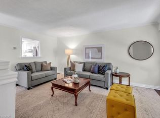 2527 Mainroyal St, Mississauga, ON L5L1E1