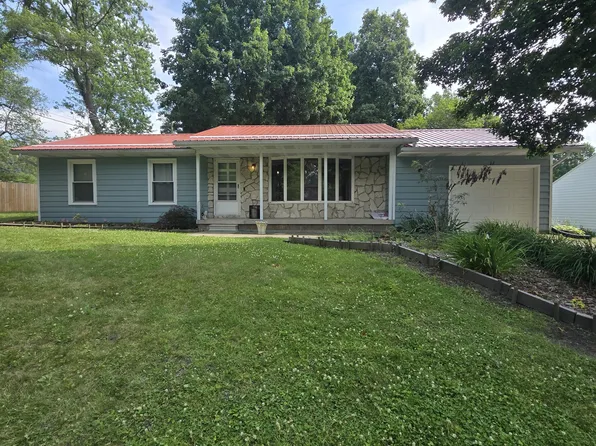 22 Leroy St, Hillsdale, MI 49242