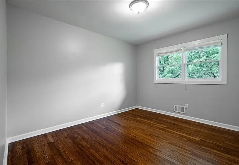 2470 Landeau Cir — Photo 18