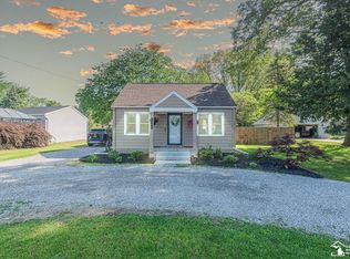 6966 Summerfield Rd, Temperance, MI 48182