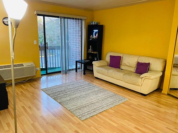 3rd image of 900 N Lakeside Dr APT 2C