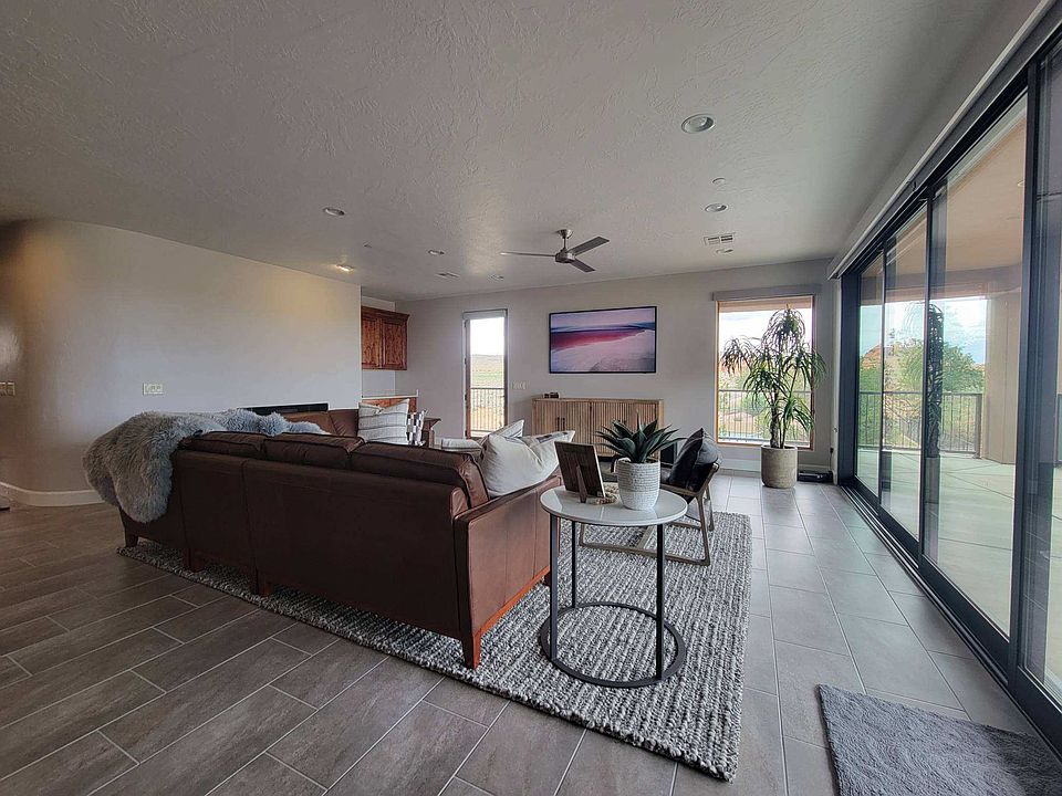 1st image of 5322 N Villas Dr #201