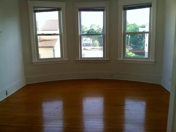 (undisclosed Address), Worcester, MA 01609