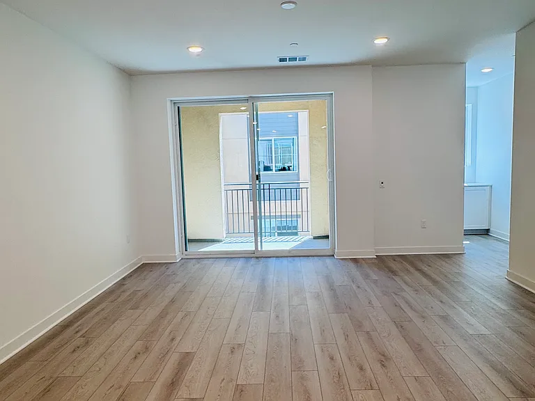 4239 Jasmine Ln — Photo 8
