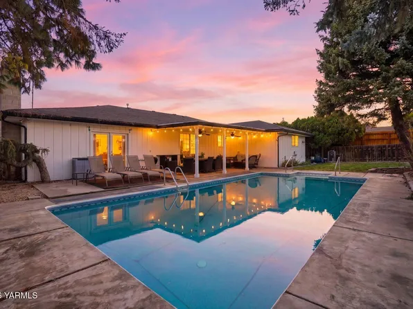 1209 S 37th Ave, Yakima, WA 98902